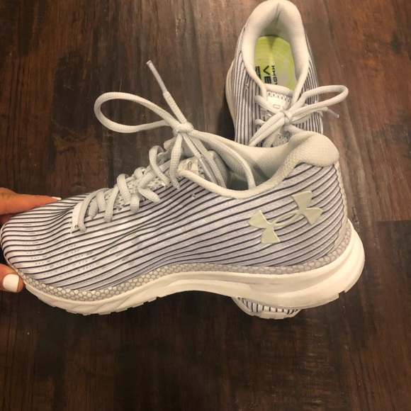 Under Armour sneakers - Picture 1 of 4